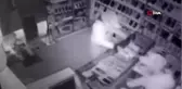 Fatih'te 11 telefon çalan hırsızlar kamerada