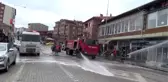 Ahlat'ta cadde ve sokaklar koronavirüse karşı ilaçlı suyla yıkandı