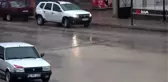 Şiddetli sağanak Kozan caddelerini göle çevirdi