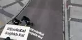 Cadde ve sokaklara yazılan 
