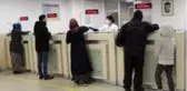 İstanbul'da vatandaşlar, 1000 TL'lik sosyal yardım parasını almak için PTT'ye akın etti