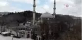 Eyüp Sultan Camii'nin avlusu kuşlara kaldı