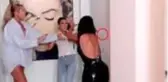 Kim Kardashian'ın ablasından yediği sert tokat sonrası yüzündeki makyaj duvara sıçradı