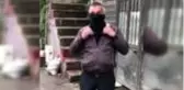 Satın aldığı iç çamaşırdan maske yaptı