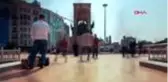 BALIKESİR Şair ve ses sanatçısı Abdurrahman Delen'den koronavirüs fırsatçılarına klipli tepki