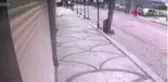 AVCILAR'DA İPLİK ÇALDIKLARI TIR'IN SÜRÜCÜSÜNÜ KAÇTIKLARI ARAÇLA BÖYLE SÜRÜKLEDİLER