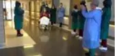 Doktorların umudunu kestiği korona hastası alkışlarla taburcu oldu
