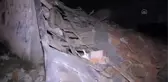 Şiddetli rüzgar ahır yıktı
