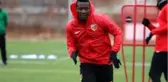 Asamoah Gyan koronavirüsten korunmak için geleneksel yöntemlere başvurdu