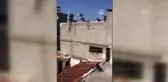 Sokağa çıkma yasağında komşulara müzikle moral