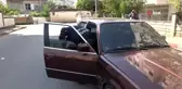 Yasağın hakim olduğu Antalya'da görev başındaki polise çay