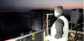 Karamanlı ses sanatçısından evlerinde kalanlara 'balkon konseri'