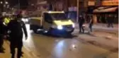 Otomobilin çarptığı motosikletteki 2 kişi ağır yaralandı