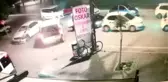 Otomobil kırmızı ışıkta bekleyen araca çarptı: 2 yaralı