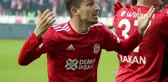 Galatasaray'ın 4 yıllık anlaşmaya vardığı Mert Hakan Yandaş, 8 numaralı formayı giyecek