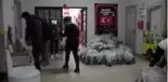 Evden çıkmayan anaokulu öğrencilerine sürpriz hediyeler