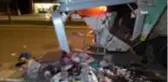 Halatı kopan çöp konteyner kapağı görevliyi yaraladı