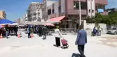 Ürettikleri maskeleri vatandaşlara dağıttılar