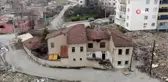 Kerpiç konakta, 90 yıllık tahıl ambarları çıktı