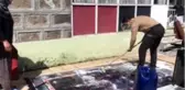 Teyzenin yardımına bekçi koştu
