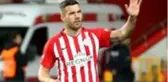 Antalyaspor'un Alman yıldızı Lukas Podolski Müslüm Gürses dinleyip oklavayla yufka açtı