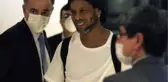 Ronaldinho, ev hapsi cezasını çektiği otelden futbol oynamak için oda istedi