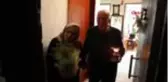 BOLU Koronavirüs nedeniyle göremediği babasının doğum gününü belediye aracılığıyla kutladı