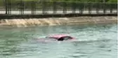 Adana'da motosiklete çarpan otomobil sulama kanalına uçtu: 3 yaralı