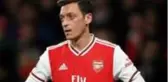 Maaş indirimine gitmeyen Mesut Özil'e İngilizler tepki gösterdi
