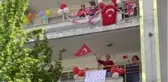 Çocuklar bayramı balkonlardan kutladı