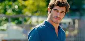 Oyuncu Burak Deniz ile Beste Kökdemir aşk yaşamaya başladı