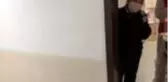 Karantinaya alınan küçük kıza doğum günü sürprizi
