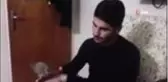 Manisalı genç, yaralı kumruya sahip çıktı