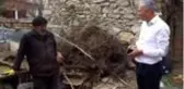 Kaymakam, patates ekiminde çiftçiye eşlik etti