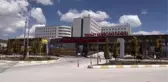 Koronavirüsü yenen sağlık çalışanı çiçek ve alkışlarla taburcu edildi