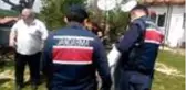 Jandarmadan sokağa çıkamayan çocuklara pasta sürprizi