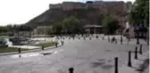 Sokak ile caddeler boş kaldı