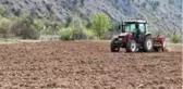 Çiftçiler korona virüse rağmen üretimi sürdürüyor