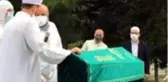 Koronavirüsten vefat eden Ömer Döngeloğlu aynı gün toprağa verildi