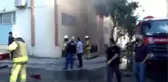 Bağcılar'daki bir iş yerinde yangın çıktı