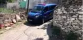 Evden çıkamayan Feriştah nineyi, annesinin mezarını ziyarete jandarma götürdü
