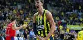 Fenerbahçe'nin yıldız basketbolcu Jan Vesely, oğluyla antrenman yaptı