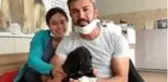 Bir an bile düşünmedi! Binlerce arının saldırdığı köpekleri tek başına kurtardı