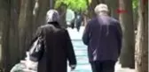 KONYA 65 yaş ve üstü olanlar, şehitlik ve mezarlığa akın etti