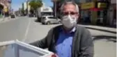 Sokağa çıkma izninde boş ekmek teknesiyle gezdi