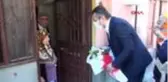 102 yaşındaki Döndü nineye Anneler Günü ziyareti