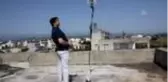 Komşusuna drone ile ekmek gönderdi