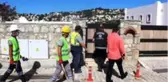 Belediye ekipleri, Yılmaz Özdil'in villasında yıkım çalışmalarına başladı