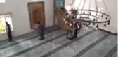 Gönüllü olarak camileri açılışa hazırlıyorlar
