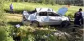 Kontrolden çıkan araç refüje çarpıp taklalar atarak tarlaya uçtu: 3 yaralı